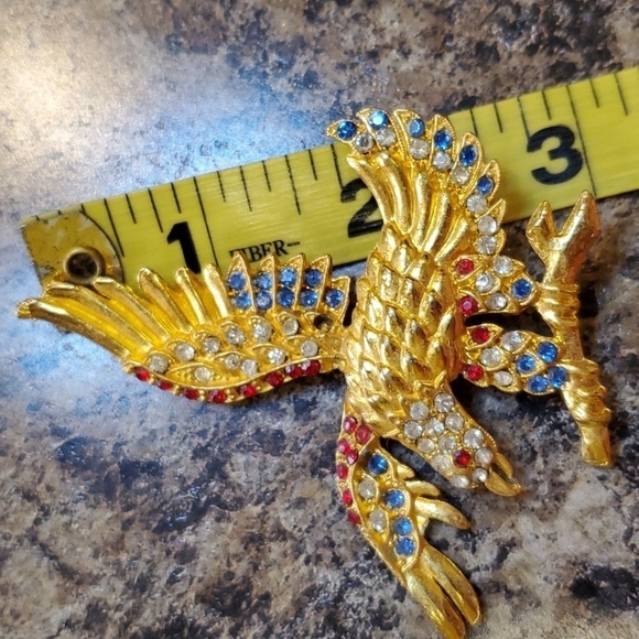 Eagle brooch Vintage Gold with red white and blue rhinestones 3 inch - Picture 5 of 6
